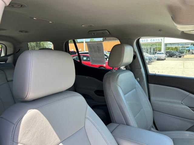 Used 2023 GMC Acadia SLT image 32