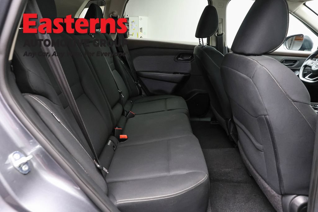Used 2023 Nissan Rogue S AWD/4WD image 24