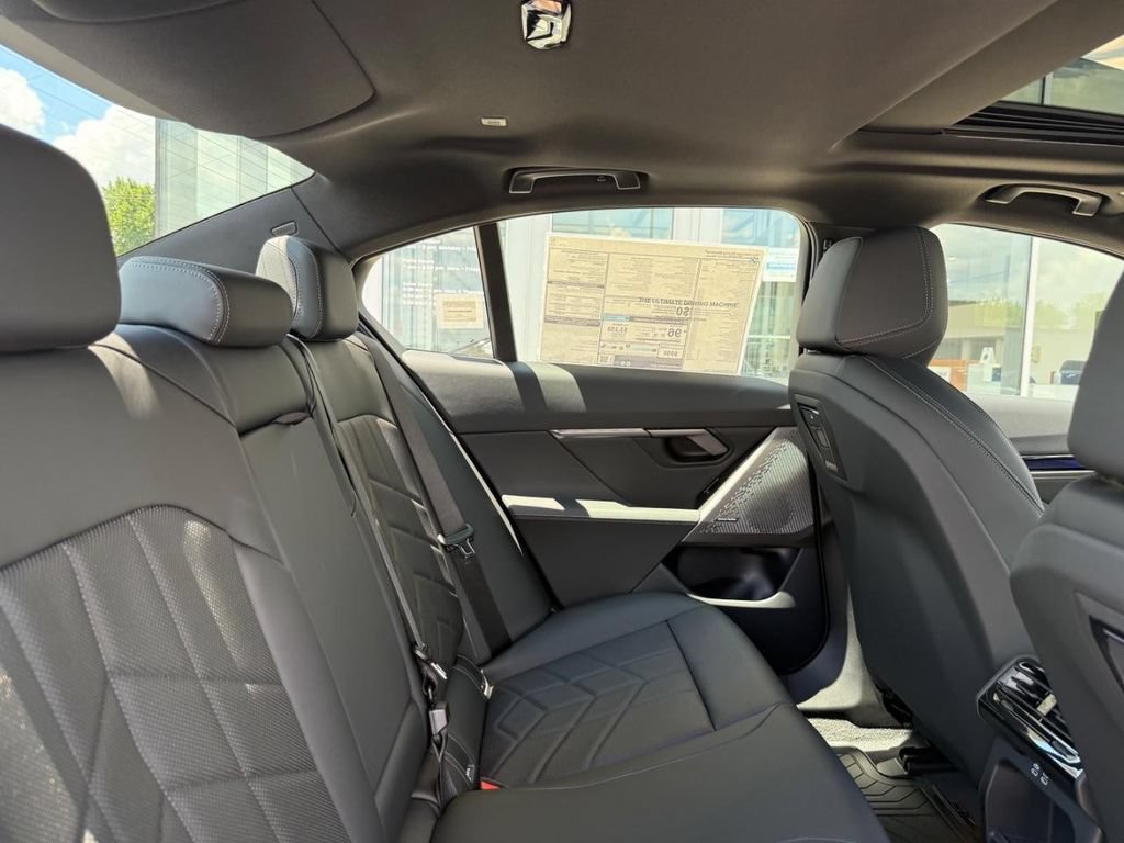 New 2027 BMW i5 xDrive40 AWD/4WD image 5