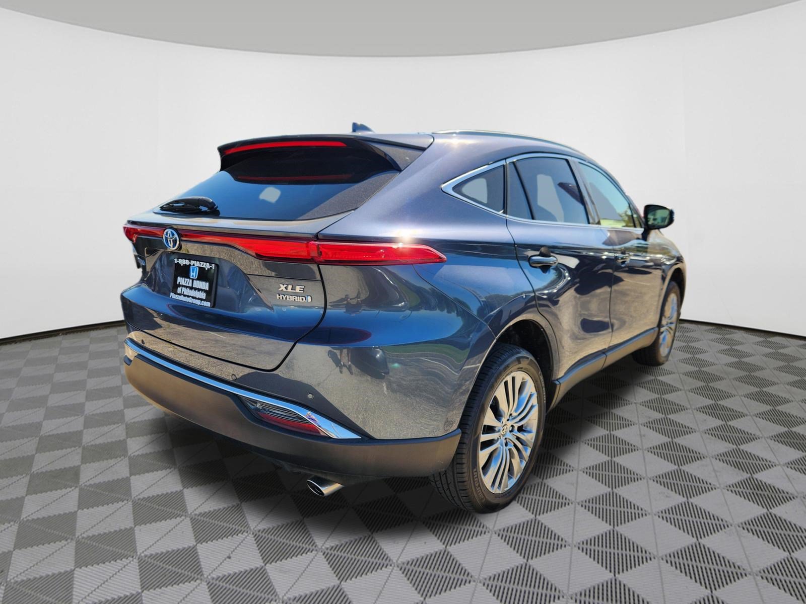 Used 2022 Toyota Venza XLE AWD/4WD image 4