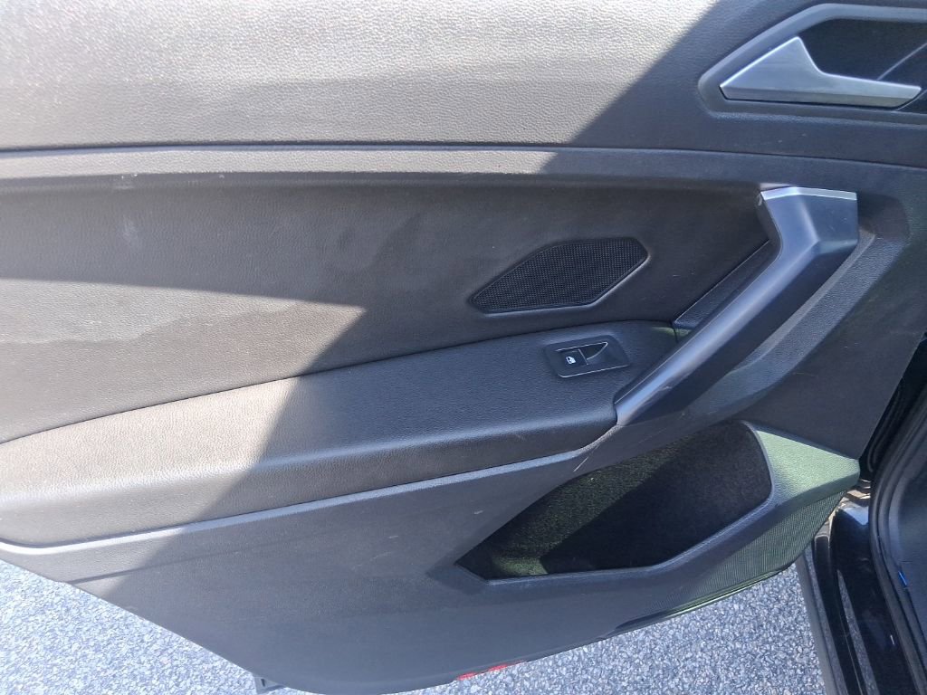 Used 2021 Volkswagen Tiguan S image 18