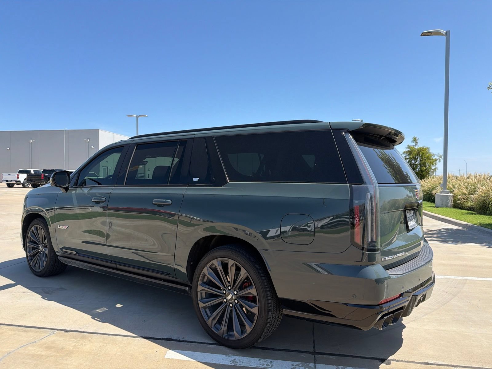 Certified 2025 Cadillac Escalade ESV V AWD/4WD image 3