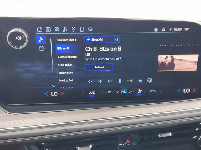 Used 2025 Chevrolet Suburban LS RWD image 5