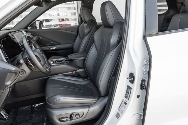 Used 2026 Lexus TX 500h AWD w/ Technology Package image 17