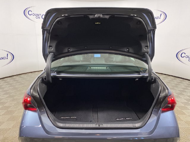 Certified 2022 Toyota Avalon Touring w/ Carpet Mat Package (TMS) FWD image 6