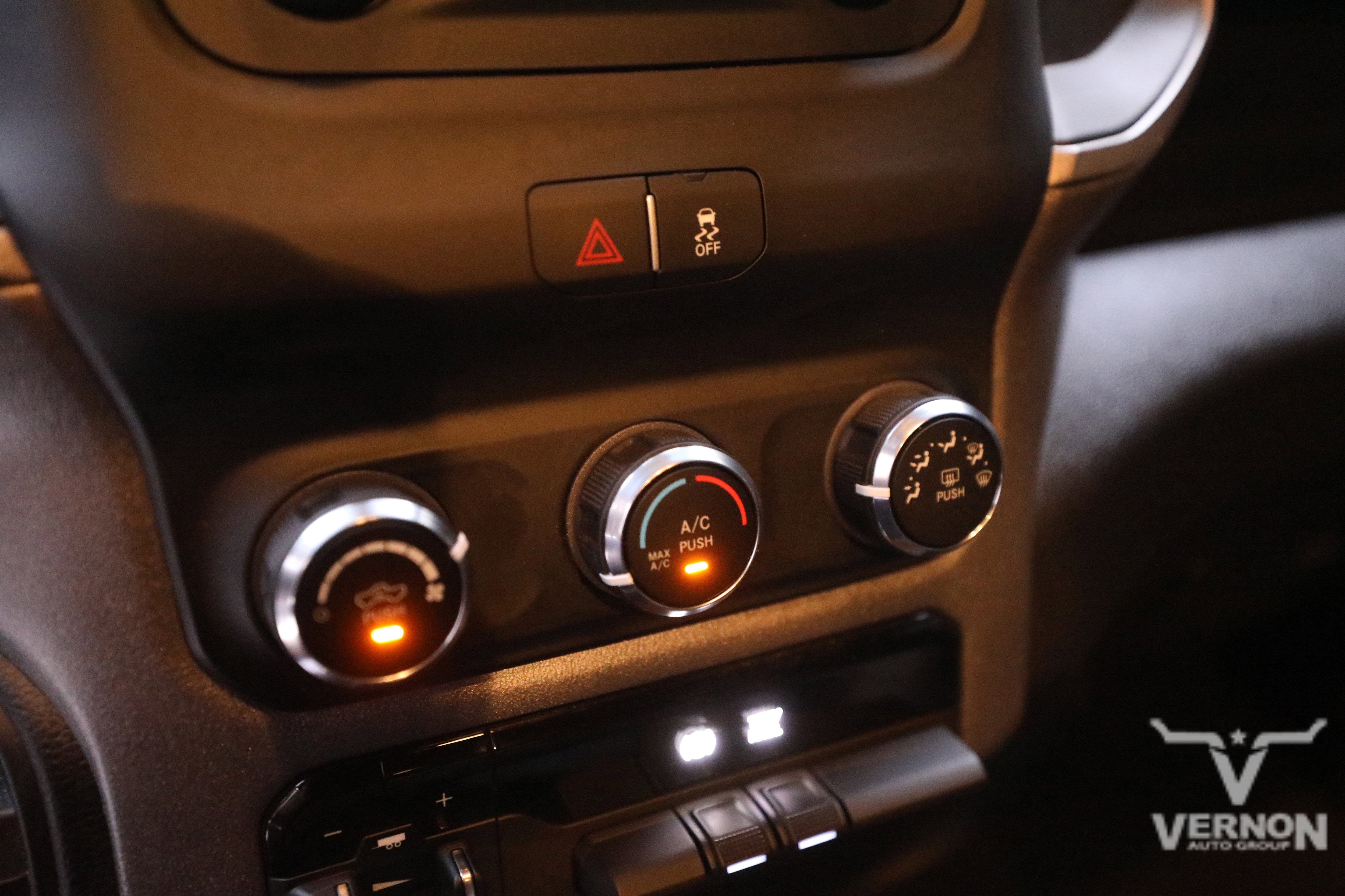 Used 2024 RAM 2500 Tradesman w/ Chrome Appearance Group image 25