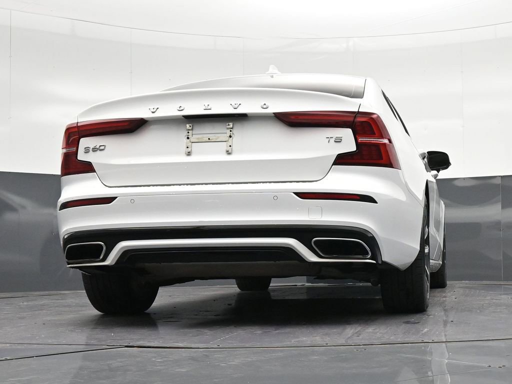 Used 2021 Volvo S60 T5 Momentum w/ Premium Package image 31