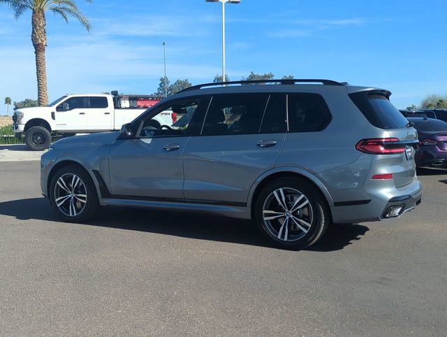 Used 2026 BMW X7 xDrive40i w/ M Sport Package AWD/4WD image 8