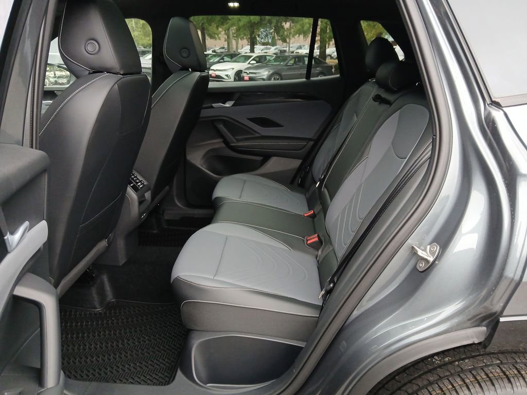 New 2026 Volkswagen Tiguan SE R-Line image 24