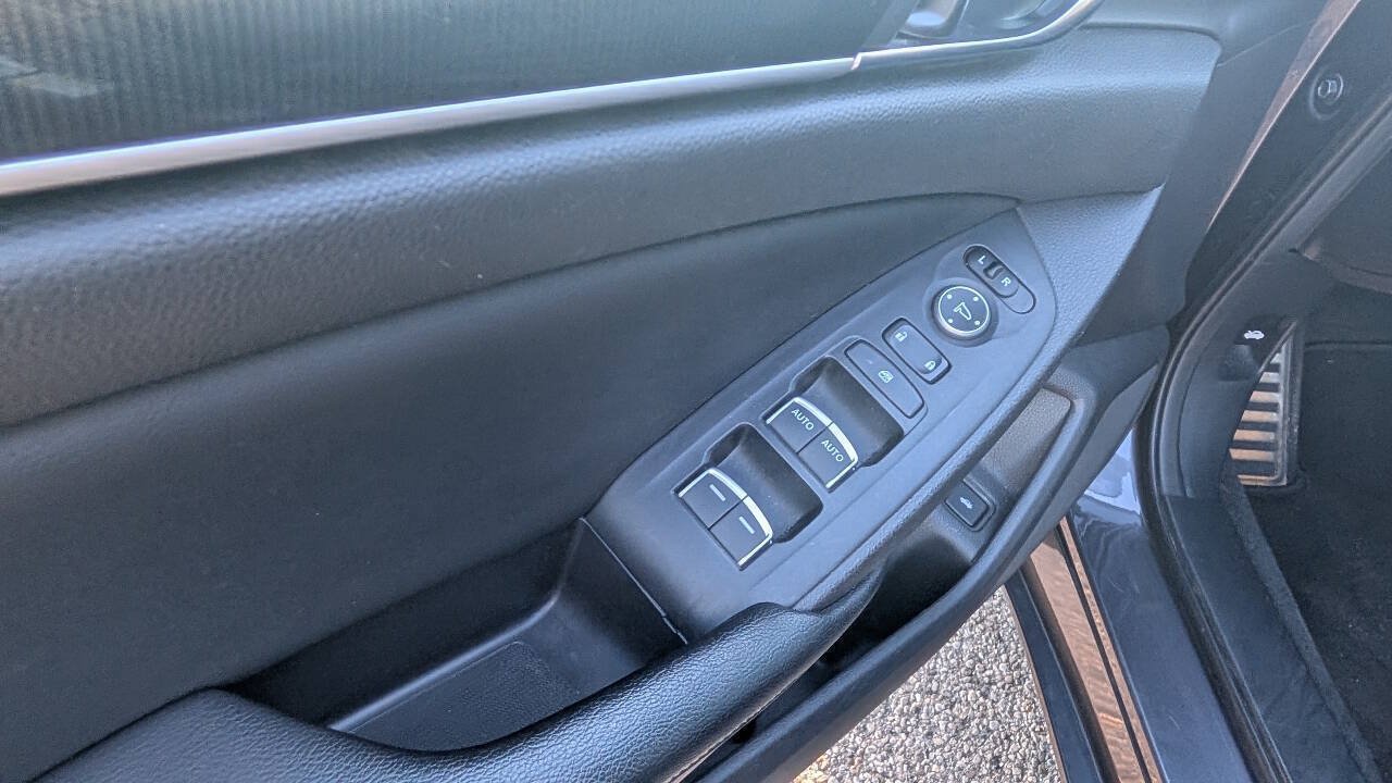 Used 2018 Honda Accord Sport image 17