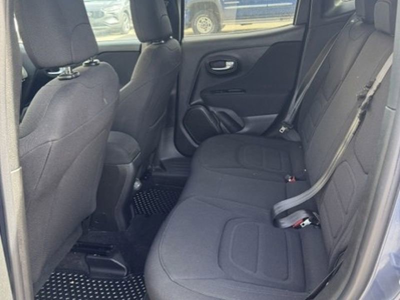 Used 2020 Jeep Renegade Latitude w/ Cold Weather Group image 28