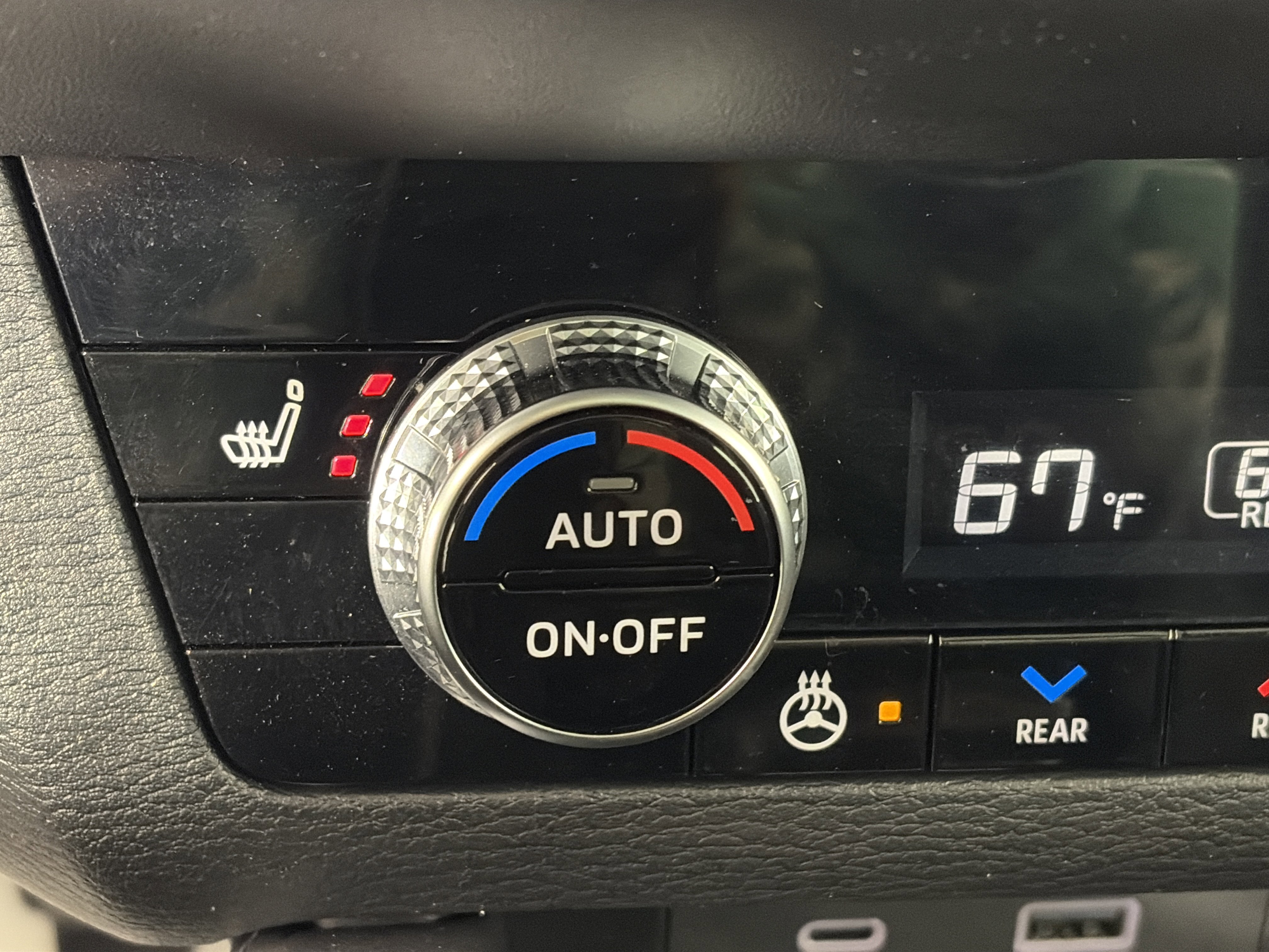 Used 2025 Mitsubishi Outlander SEL image 56