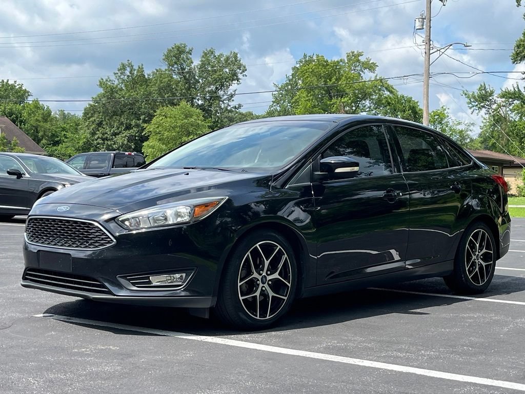 Used 2017 Ford Focus SEL FWD image 3