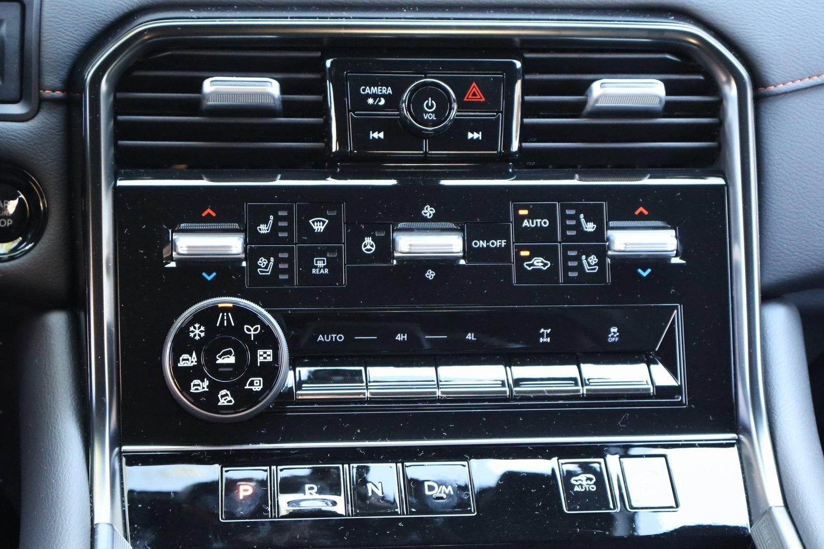 Used 2025 Nissan Armada PRO-4X w/ Pro-4X Premium Package image 18