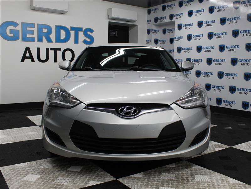 Used 2016 Hyundai Veloster image 6
