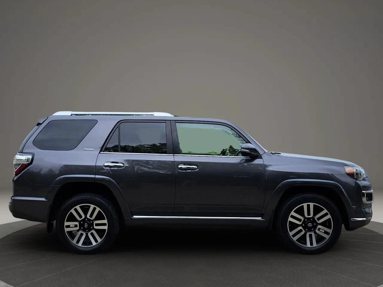 Used 2016 Toyota 4Runner Limited AWD/4WD image 6