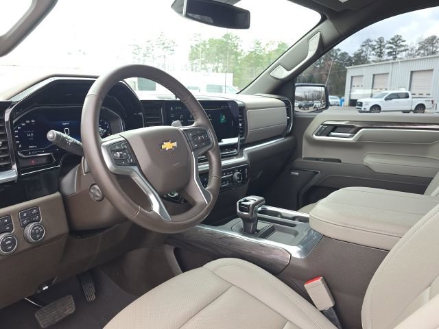 Used 2025 Chevrolet Silverado 1500 LTZ AWD/4WD image 25