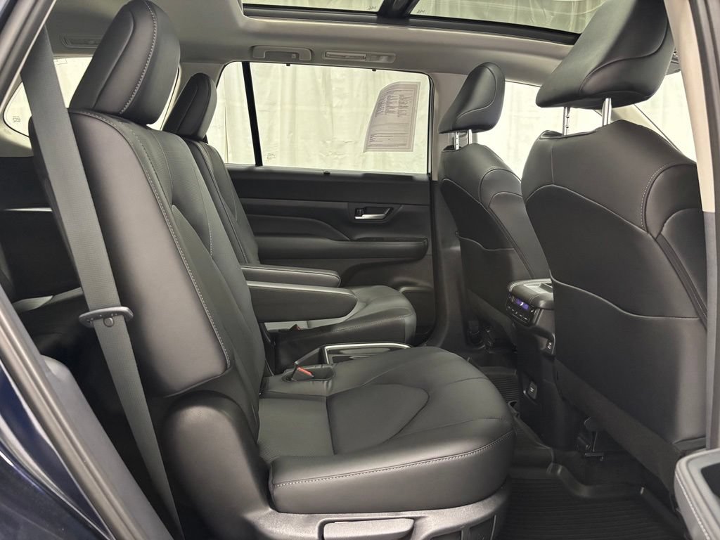 Used 2026 Toyota Grand Highlander AWD image 60