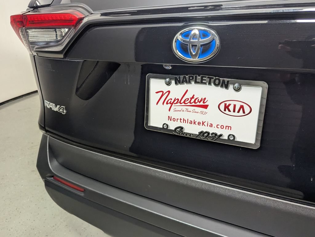 Used 2020 Toyota RAV4 XLE AWD/4WD image 8
