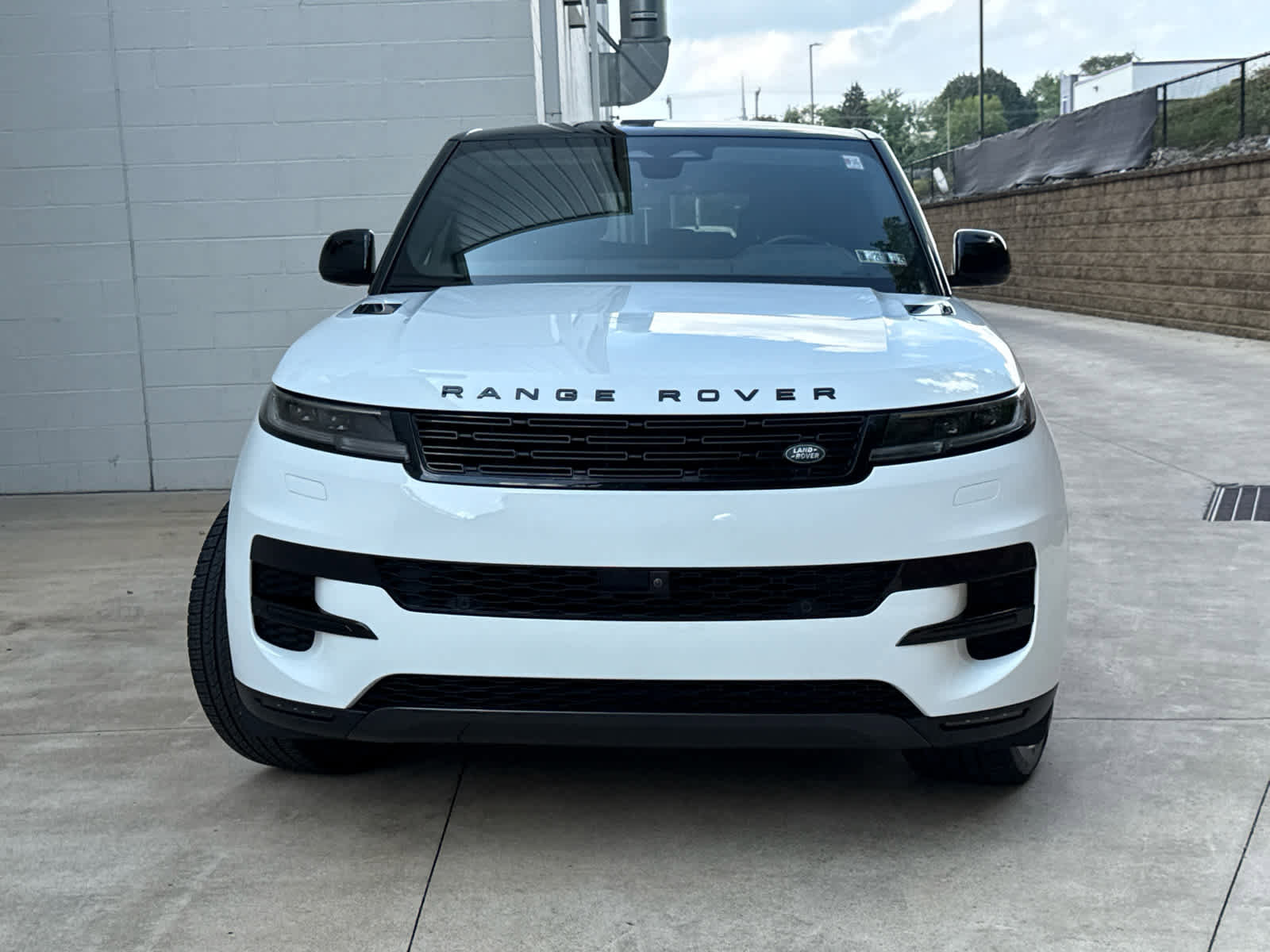 Certified 2024 Land Rover Range Rover Sport SE image 2
