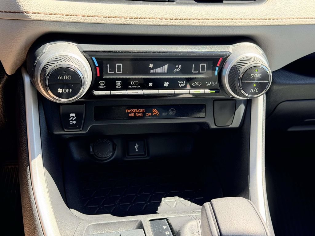 Certified 2020 Toyota RAV4 XLE w/ All Weather Liner Package AWD/4WD image 5
