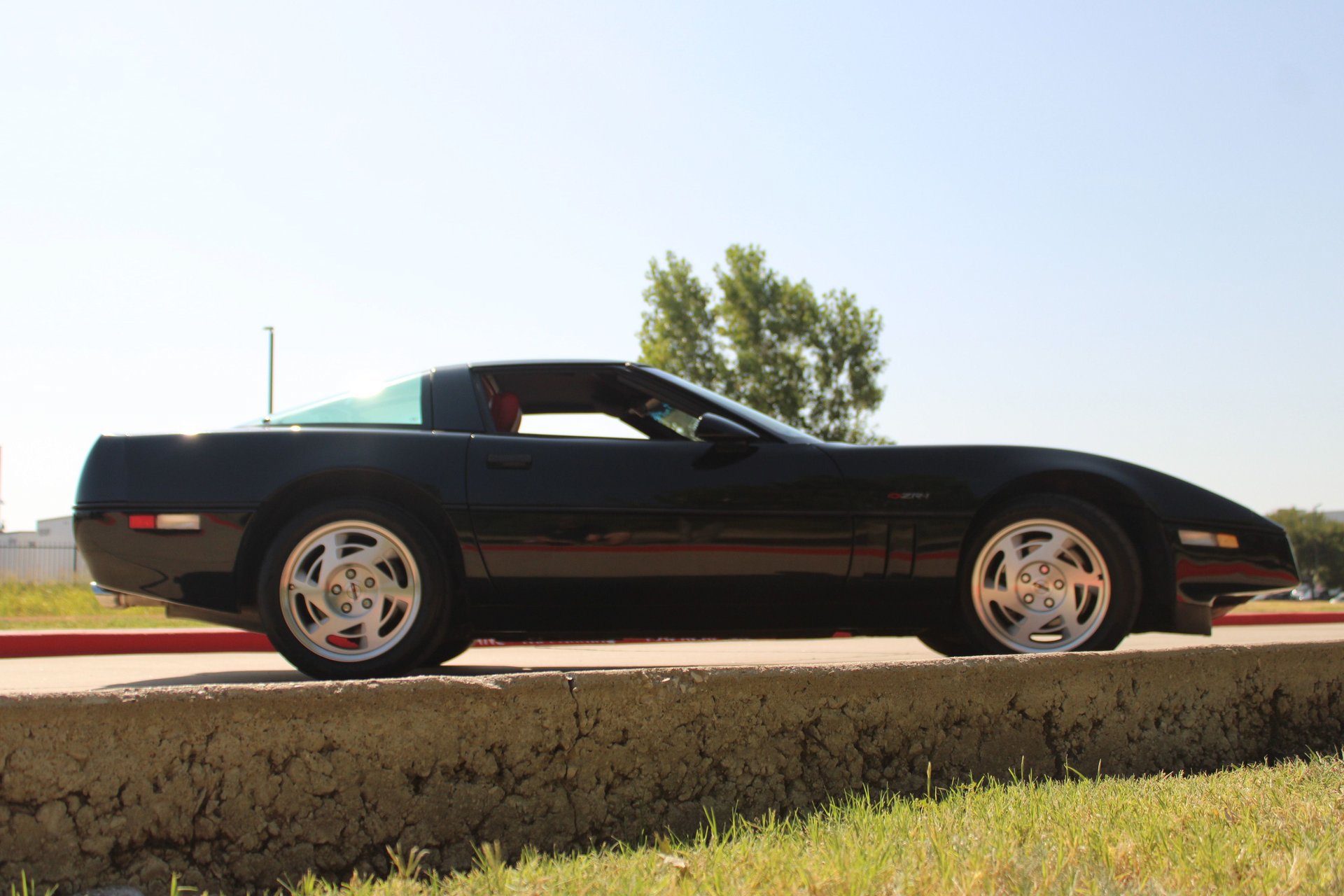 Used 1990 Chevrolet Corvette ZR-1 RWD image 19