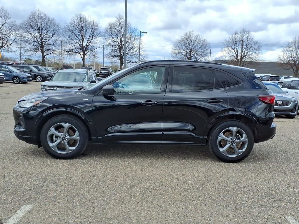 Used 2024 Ford Escape ST-Line w/ Tech Pack #1 image 2