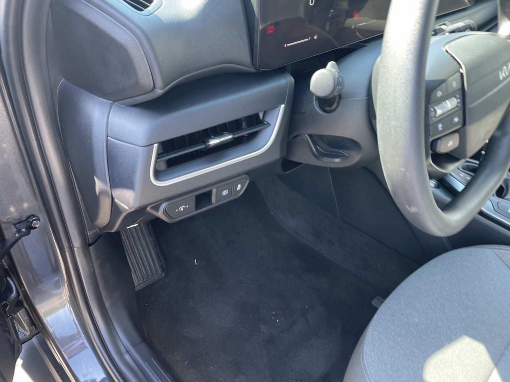 Used 2025 Kia K4 FWD image 19