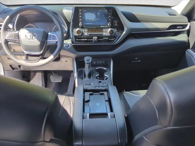 Certified 2022 Toyota Highlander XLE image 16