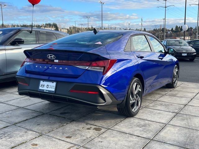 Certified 2025 Hyundai Elantra Sport image 9