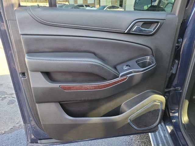 Used 2017 GMC Yukon XL SLE w/ SLE Value Package image 12