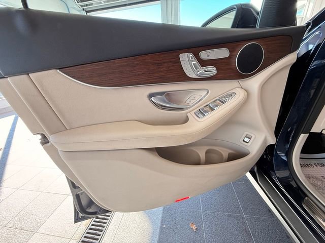 Used 2022 Mercedes-Benz GLC 300 4MATIC w/ Premium Package Lite image 36