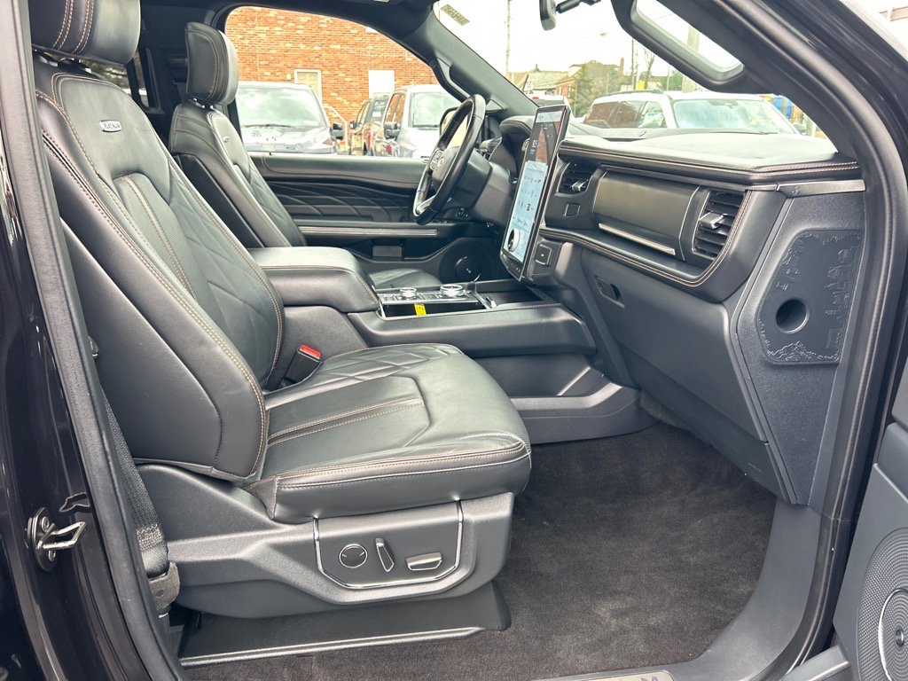 Used 2022 Ford Expedition Platinum image 21
