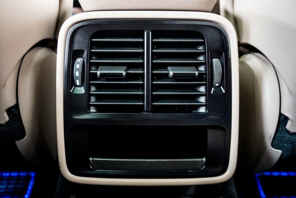 Used 2022 Porsche Taycan 4 Cross Turismo image 23