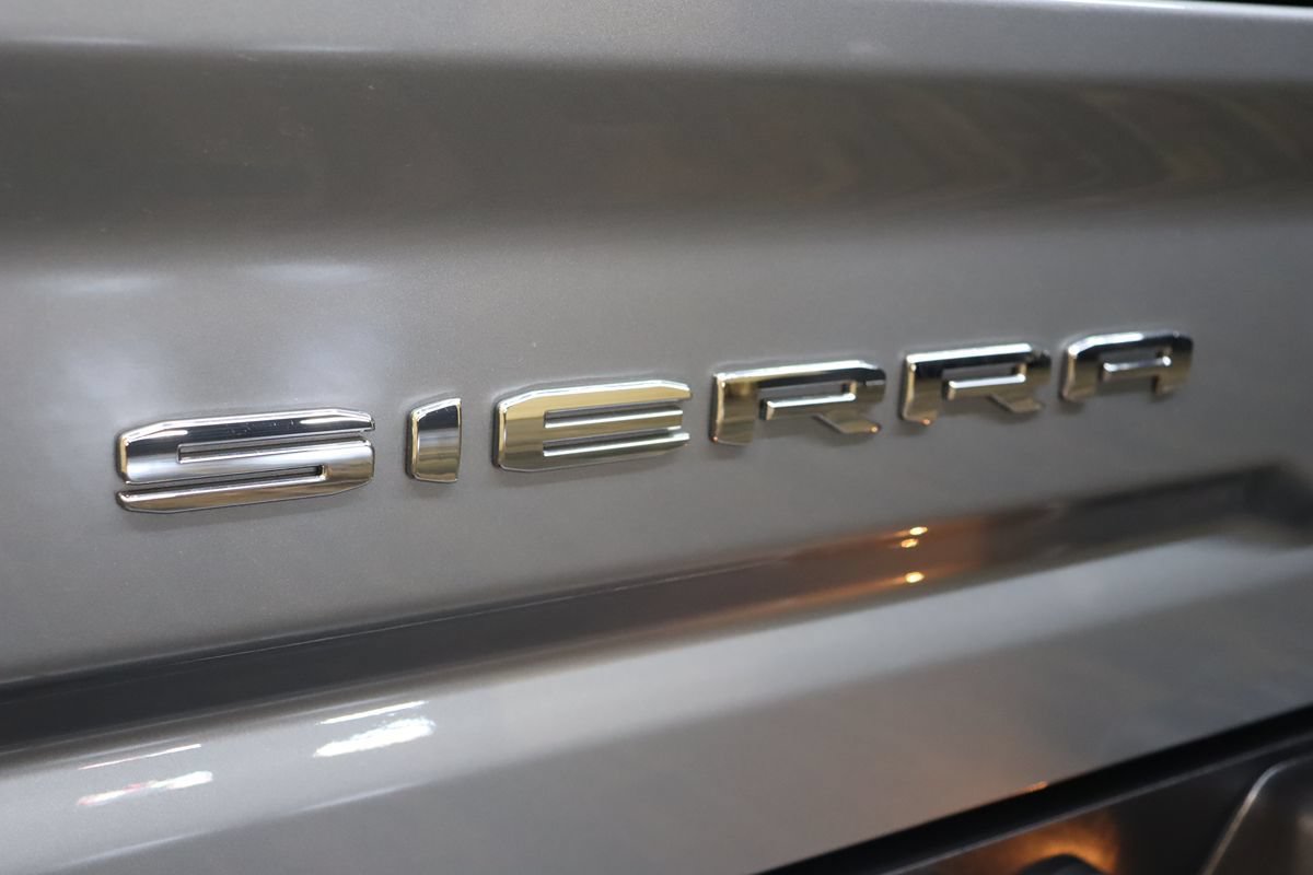 Used 2025 GMC Sierra 2500 SLT w/ SLT Convenience Package AWD/4WD image 30