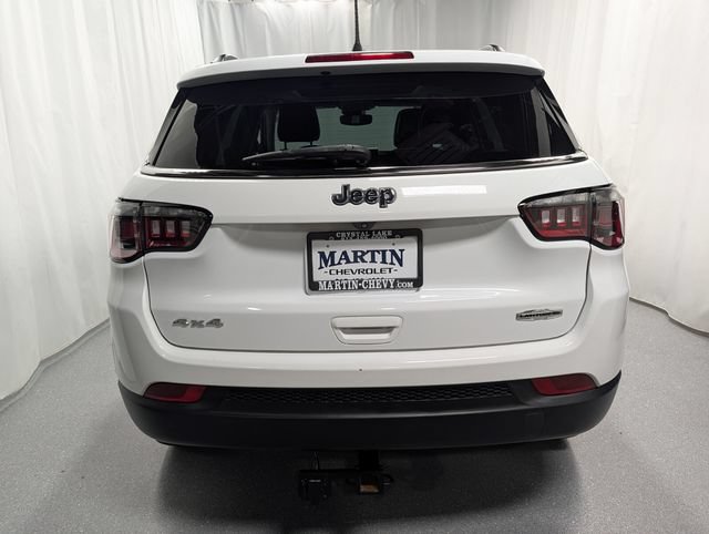 Used 2022 Jeep Compass Latitude w/ Sun and Sound Group AWD/4WD image 4