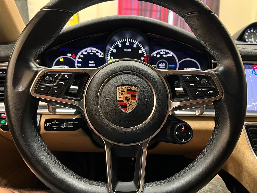 Used 2018 Porsche Panamera 4 w/ Premium Package Plus image 18