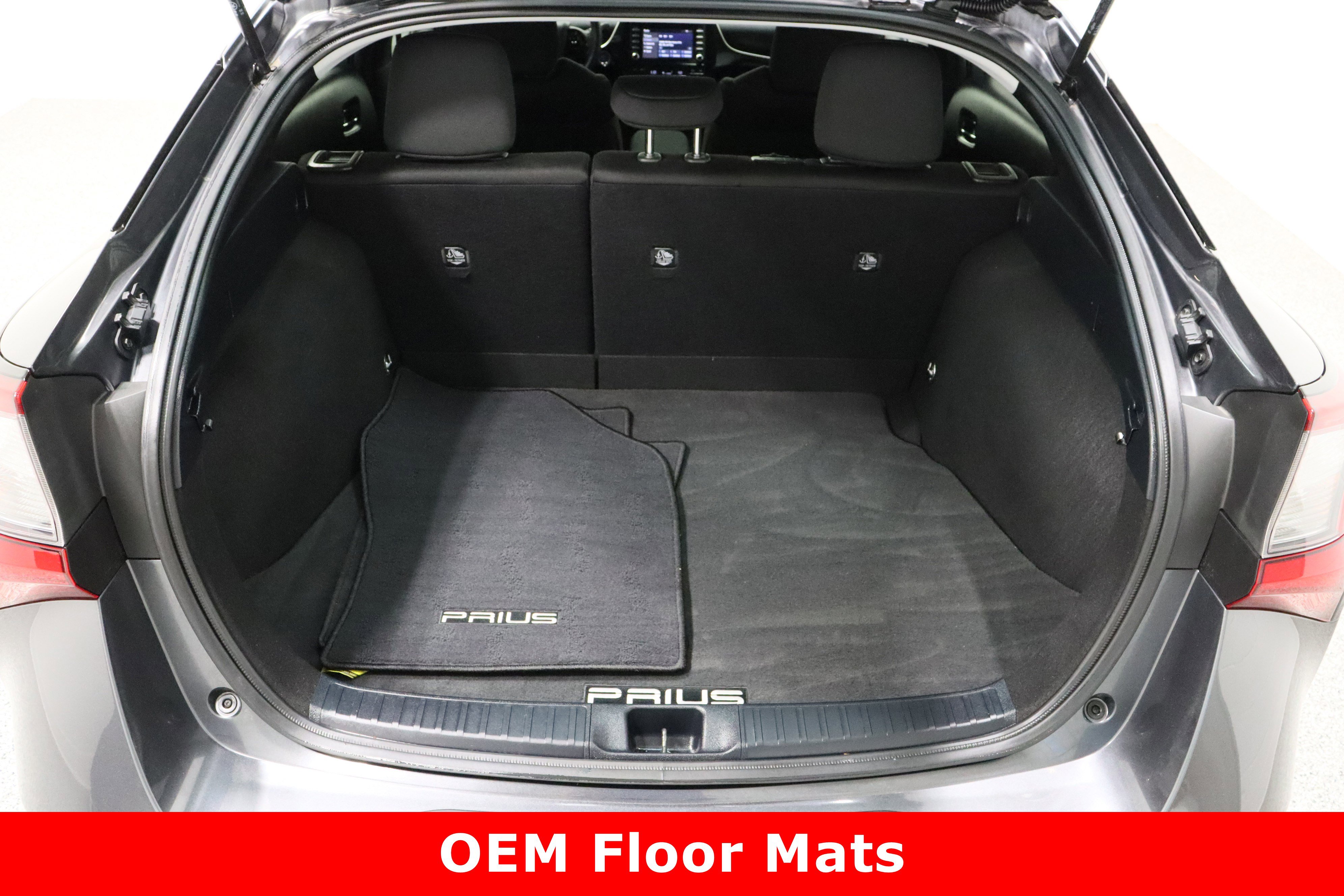 Used 2020 Toyota Prius L Eco image 28