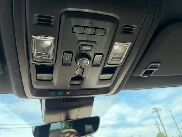 Used 2023 Chevrolet Tahoe Premier AWD/4WD image 27