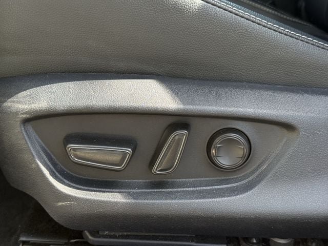 Used 2025 Toyota Camry SE FWD image 28