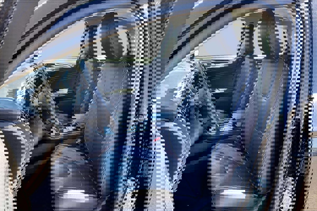 Used 2017 Ford Fusion Energi Titanium FWD image 25