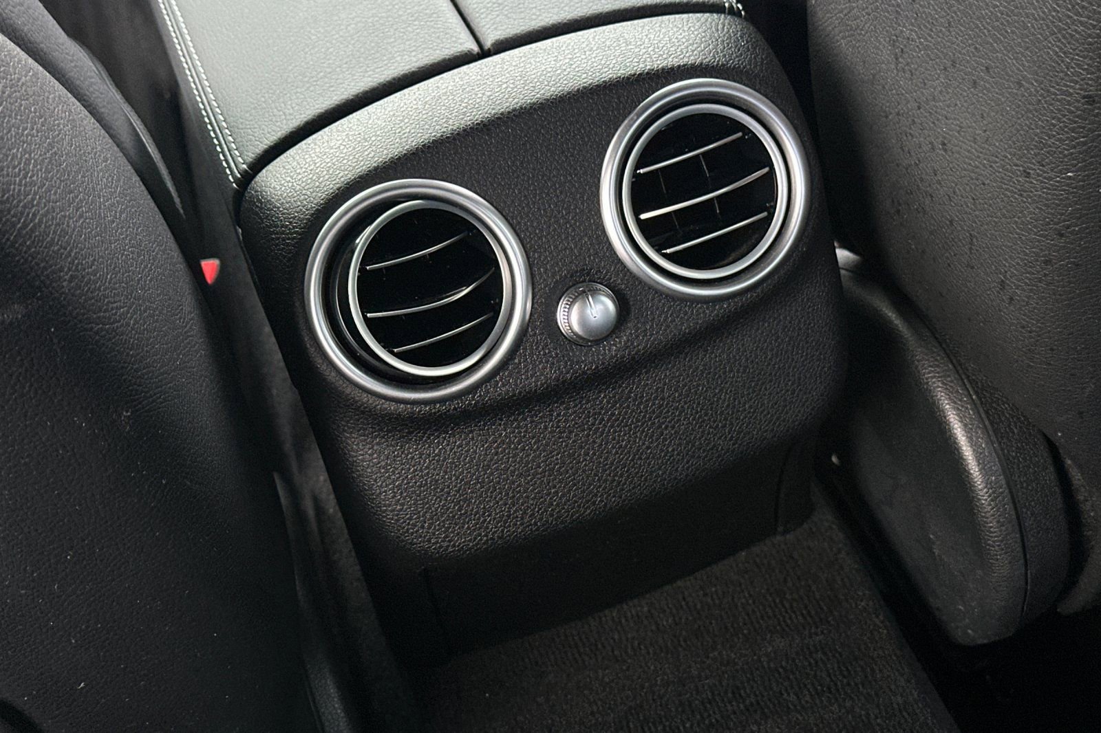 Used 2019 Mercedes-Benz C 300 Sedan image 30