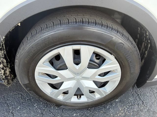 Used 2019 Toyota C-HR LE FWD image 25