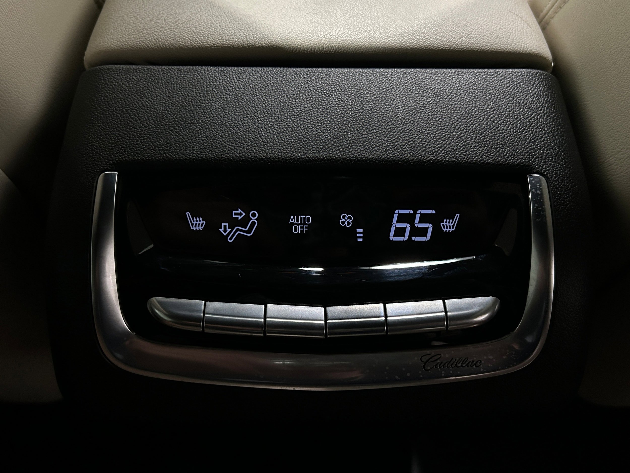 Used 2024 Cadillac XT6 Sport w/ Technology Package AWD/4WD image 30
