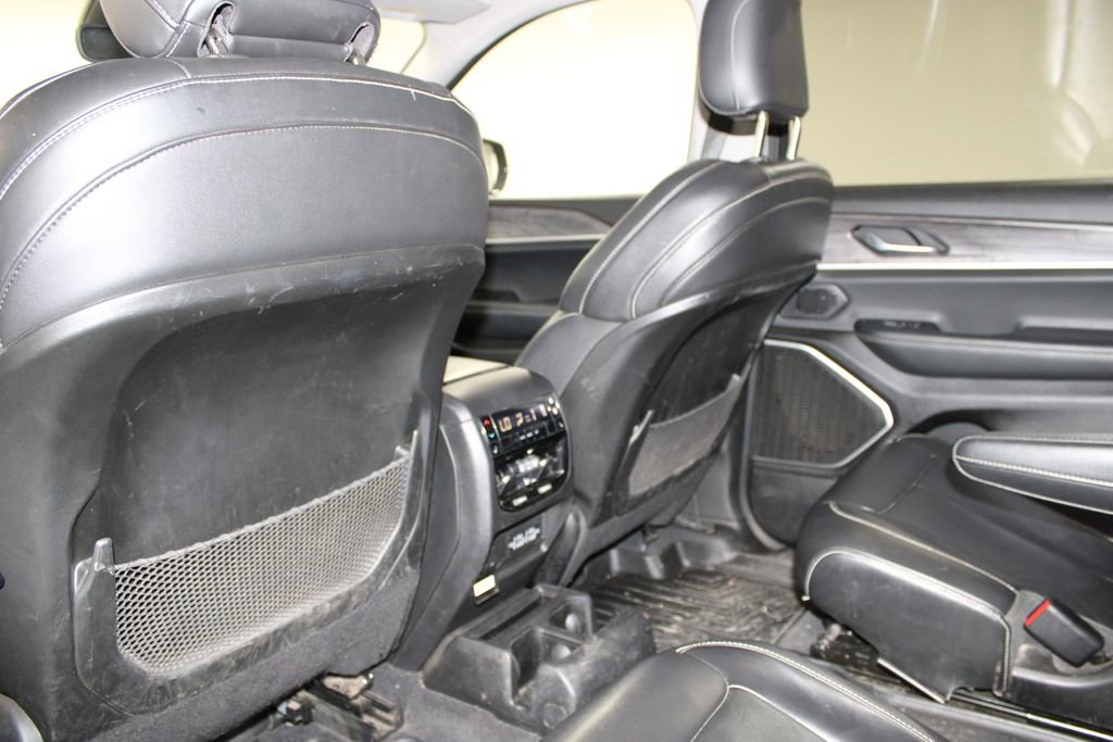 Used 2022 Jeep Grand Cherokee L Limited image 21