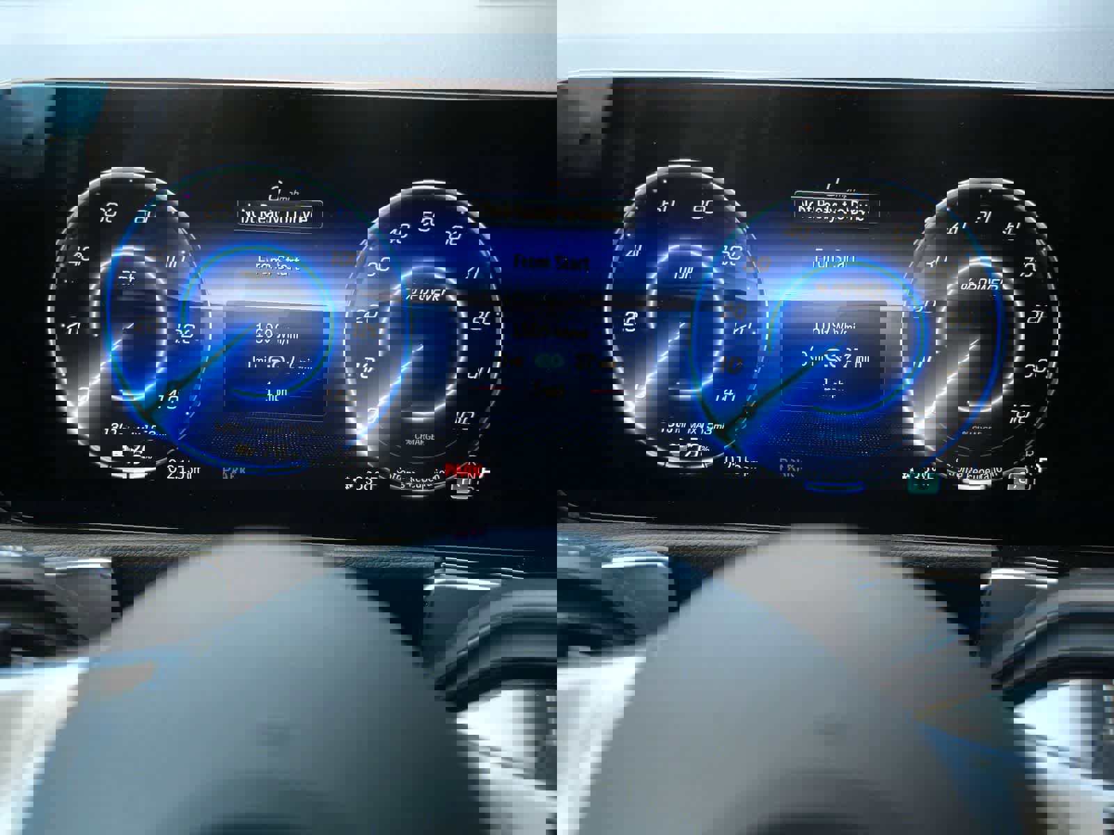 Used 2025 Mercedes-Benz EQB 300 4MATIC image 21