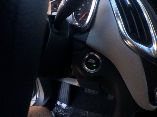New 2023 Chevrolet Equinox LS w/ LS Convenience Package FWD image 17