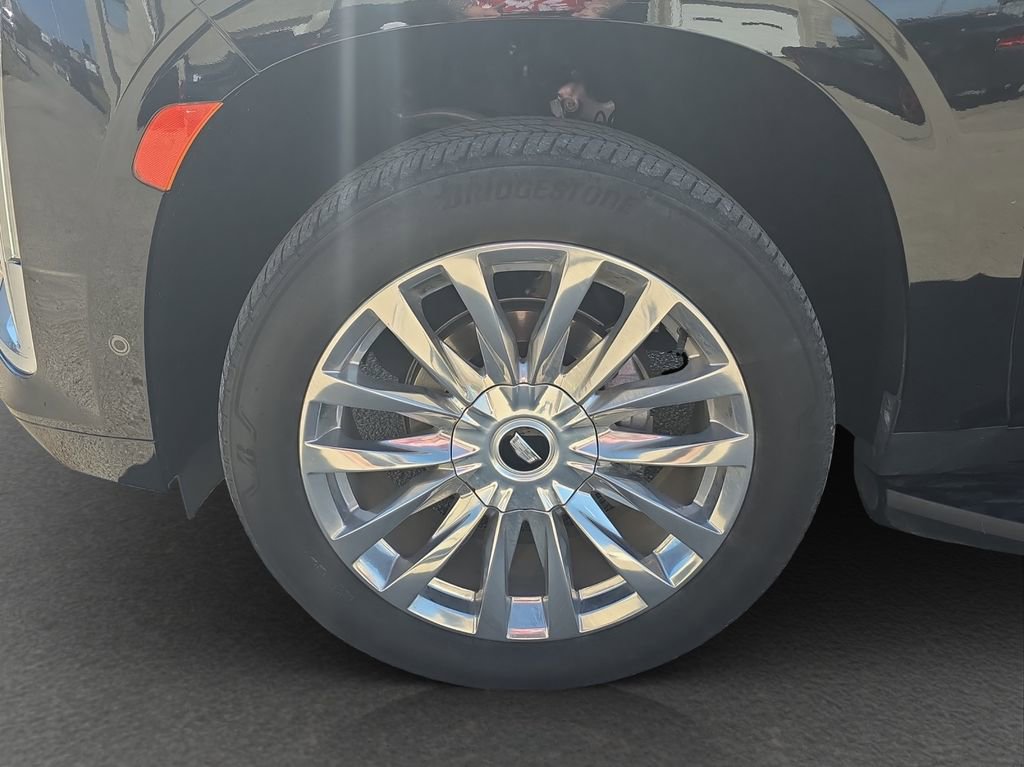 Used 2023 Cadillac Escalade Premium Luxury image 4