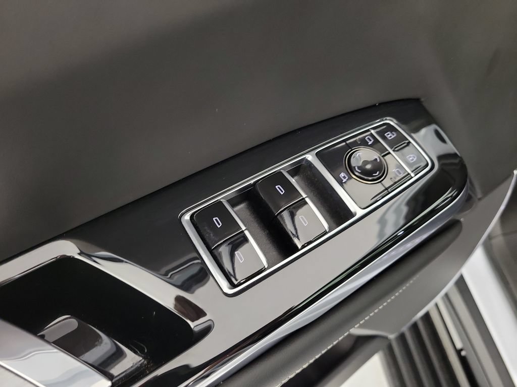 Certified 2026 Cadillac Escalade ESV Platinum Sport AWD/4WD image 21