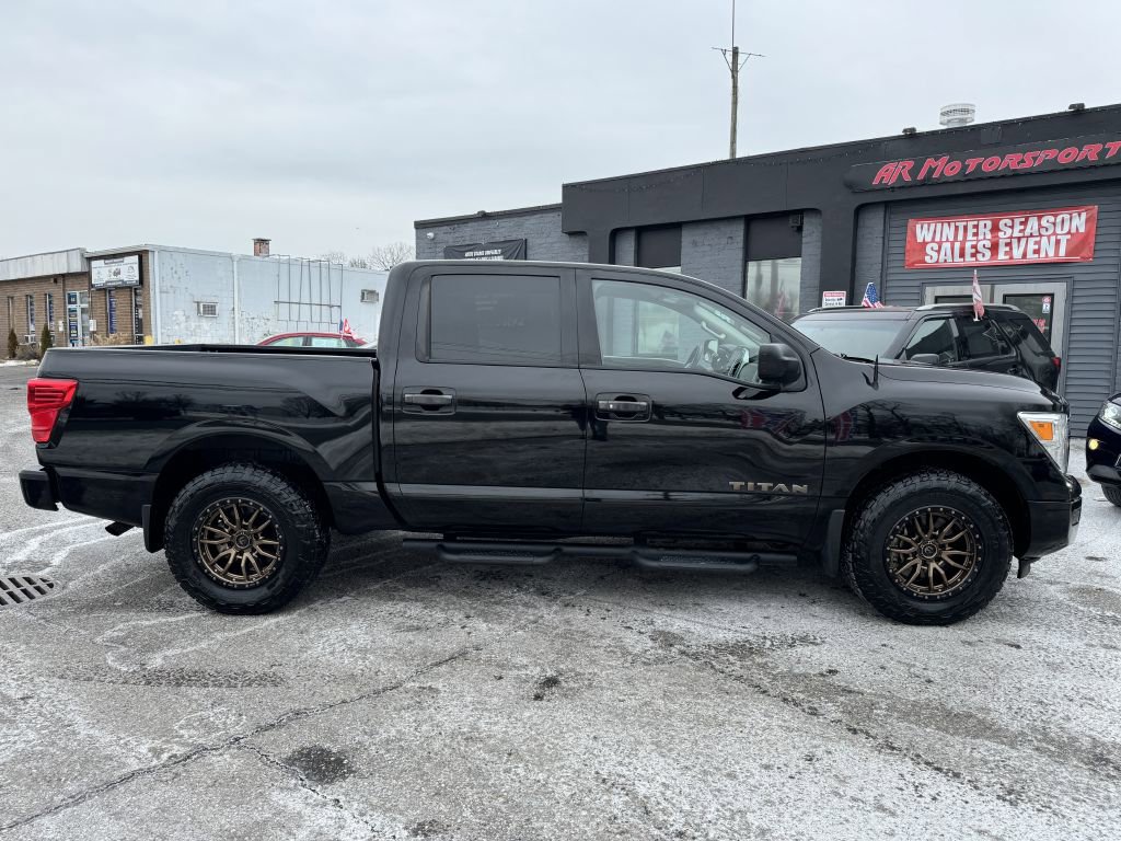 Used 2021 Nissan Titan SV w/ Accessory Utility Package image 5